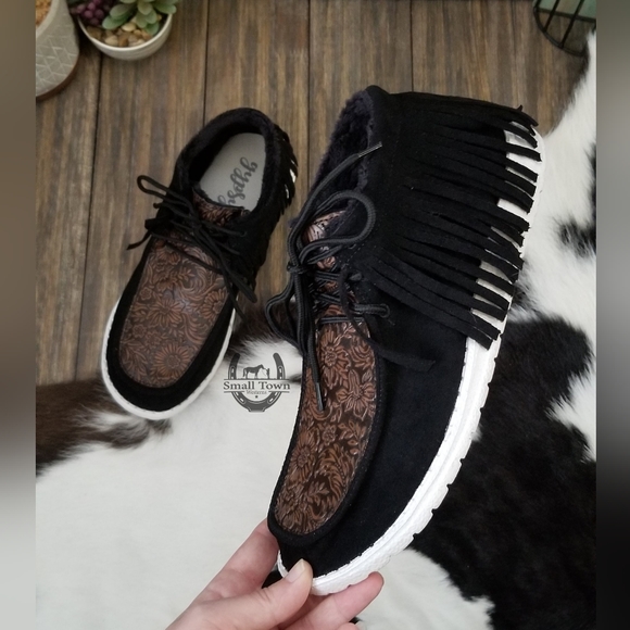 All Fringed Up - Black - Picture 2 of 5